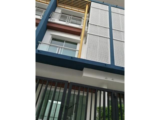 ให้เช่าทาวน์โฮม 3 ชั้น โครงการชวนชื่น โมดัสวิภาวดี