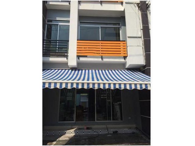 ให้เช่า โฮมออฟฟิศ 4ชั้น บ้านกลางกรุง  ศรีนครินทร์