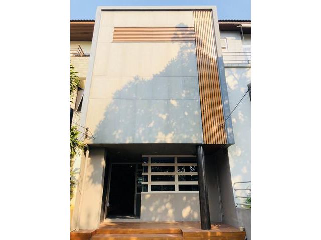 ให้เช่าโฮมออฟฟิศ 3ชั้น ถนนรัชดาภิเษกซอย32