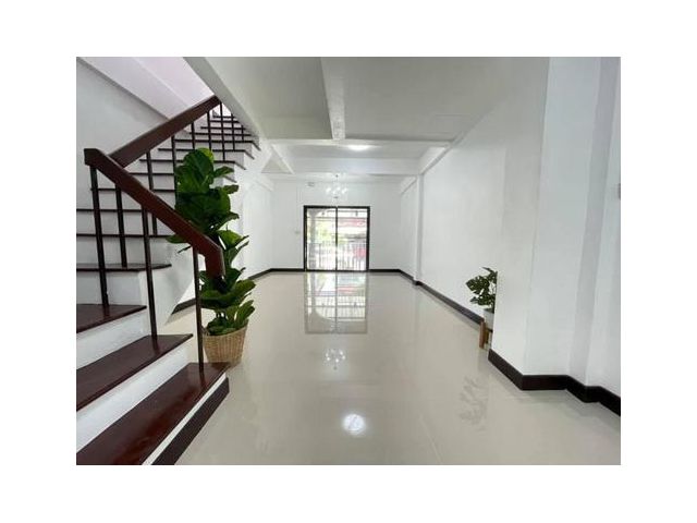 ขาย บ้าน รีโนเวทใหม่ 2นอน รามคำแหง 176