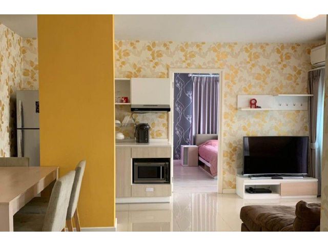 หิ้วกระเป๋าเข้าอยู่ได้เลยจร้าา D condo sign