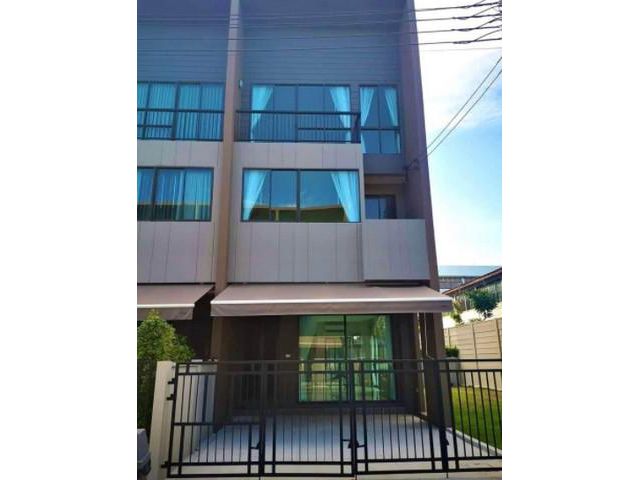 ให้เช่าทาวน์โฮมบ้านกลางเมือง ลาดพร้าว เสรีไทย