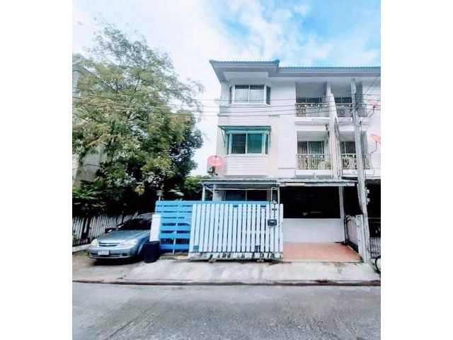 ให้เช่าทาวน์โฮม 3 ชั้น หมู่บ้านศุภาลัยวิลล์ ศรีนครินทร์ ซอยคลองหนองบัว ย่านลาซาล