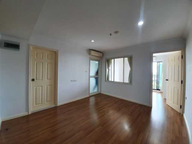 For Sale ลุมพินี นราธิวาส-เจ้าพระยา ราคา 2.7 ล้าน