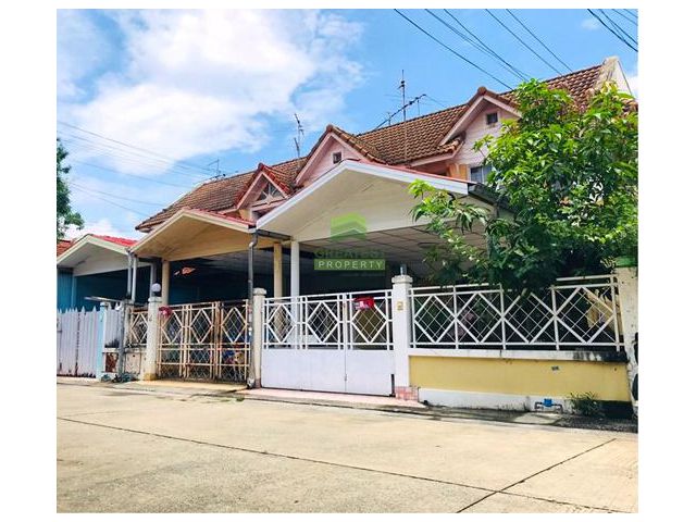 หมู่บ้านพูนสินธานี3 เคหะร่มเกล้า64 ขายด่วน ทาวน์เฮ้าส์ 2 ชั้น เนื้อที่ 27 ตร.ว ต่อเติมครบ พร้อมอยู่