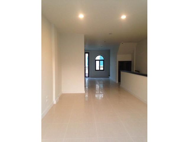 ให้เช่าอาคารพานิชย์ เวนิส ดิ ไอริส สุขาภิบาล5