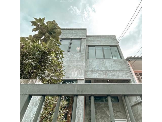 ให้เช่าทาวน์โฮม 2ชั้น ถนนประดิษฐ์มนูญธรรม พระราม9