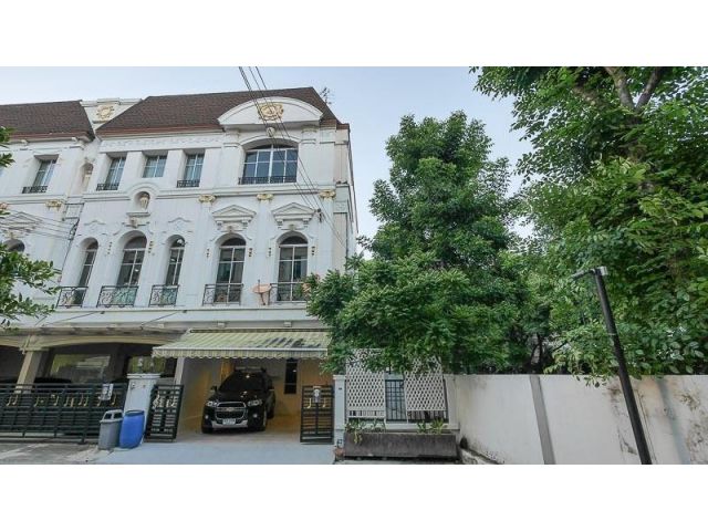 ทาวน์เฮ้าส์ 3ชั้น บ้านกลางกรุง แกรนด์เวียนนา