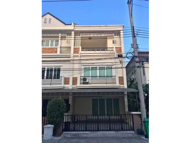 ทาวน์โฮม 3 ชั้น The Exclusive ซอยอ่อนนุช 74