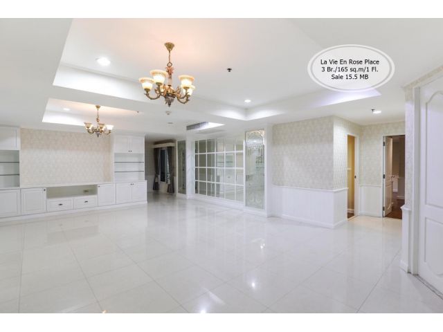 ขาย- La Vie En Rose Place  สุขุมวิท 36 /3นอน /165 ตร.ม /ชั้น 1/ ใกล้ BTS ทองหล่อ ขาย 15.5 ล้าน