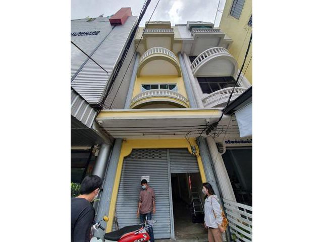 ให้เช่าอาคารพาณิชย์ 4 ชั้นครึ่ง ซอยสุขุมวิท 101