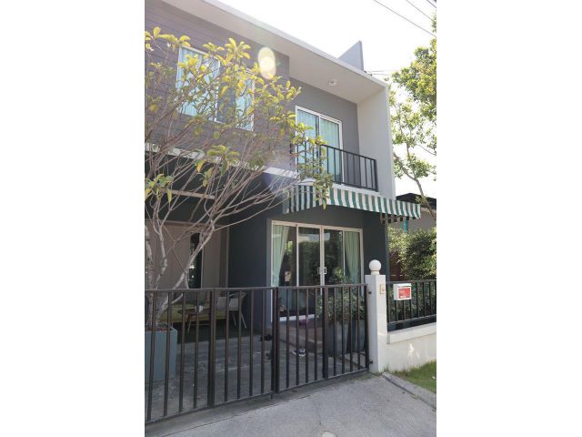 ให้เช่าทาวน์เฮาส์ 2 ชั้นหลังมุม หมู่บ้านอารียา