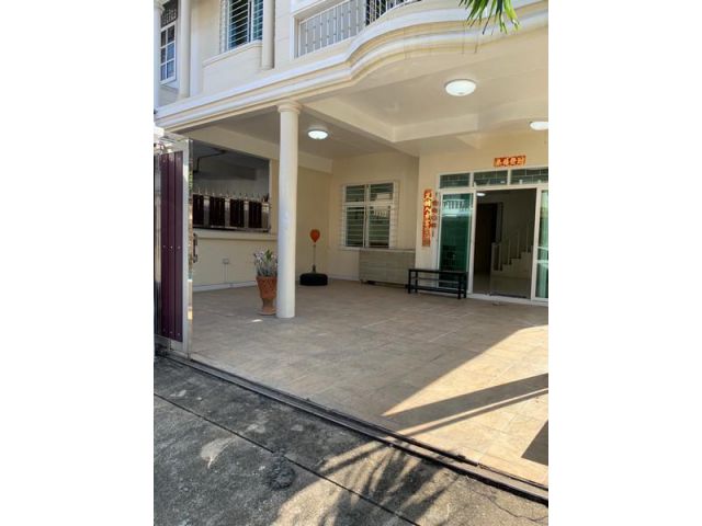 ขาย-ให้เช่า บ้านหมู่บ้านอยู่เจริญ779 รัชดา18