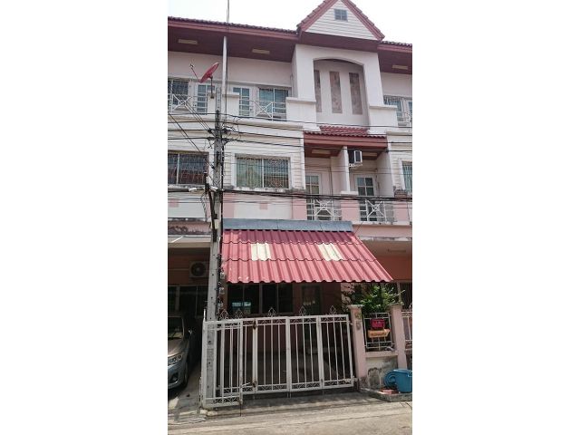 ทาวน์โฮมปริญลักษณ์ ซอยแจ่มจันทร์ ถนนเกษตรนวมินทร์