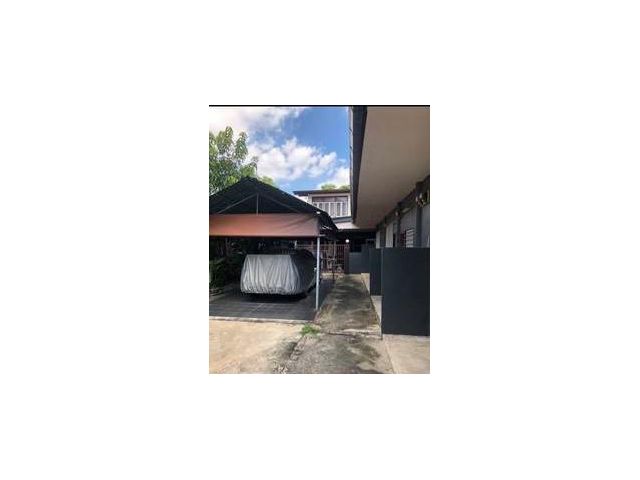H247ขายบ้านพร้อมที่ดิน 100ตรว ย่านถนนพหลโยธิน เขตบางเขน ใกล้BTSสายหยุด  ติดต่อคุณ สมศักดิ์ Tel: 0982686161