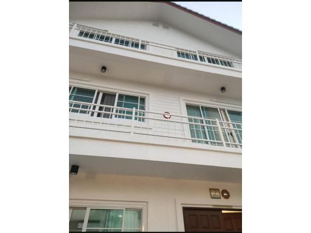 PM ขายทาวน์โฮม 3 ชั้น ซอยนาคนิวาส 12 ลาดพร้าว 71 ใกล้เซ็นทรัลอีสวิลเพียง ใกล้สำนักงานเขตลาดพร้าว