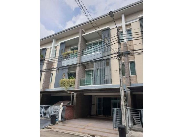 ให้เช่าทาวน์โฮม3ชั้น ใกล้ทางด่วนรามอินทรา โครงการ ทาวน์พลัสเอ็กซ์ ลาดพร้าว ซอยโยธินพัฒนา 11