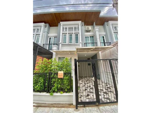 ให้เช่าทาวน์เฮ้าส์ โกลเด้นทาวน์3 บางนา สวนหลวง