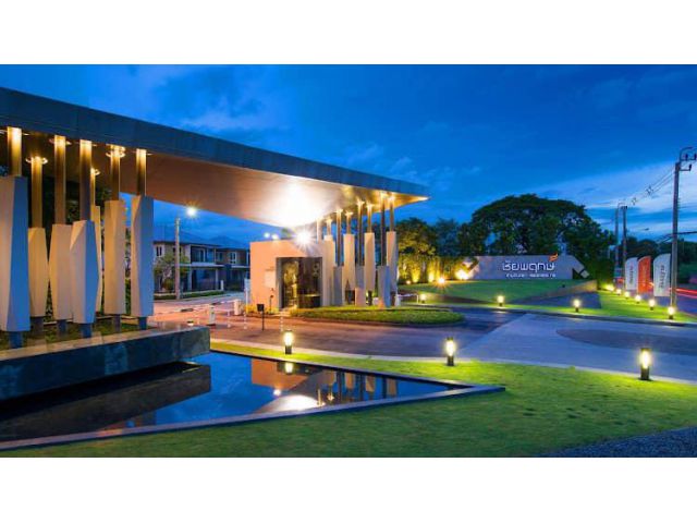 บ้านเดี่ยว 2 ชั้น รีโนเวทใหม่ทั้งหลัง บ้านสวย พร้อมอยู่ ทำเลดี