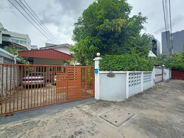 House for sale sukhumvit 65 ขายที่ดินพร้อมบ้าน2ชั้นสุขุมวิท 65 ซ.ชัยพฤกษ์ เข้าออก เอกมัย 10/สุขุมวิท 65/ปรีดี15 ที่ดินเช