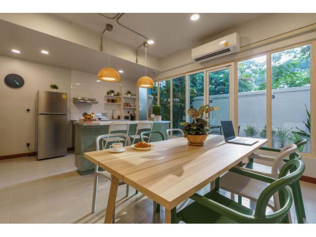 ให้เช่าทาวน์โฮม 4 ชั้น รีโนเวทใหม่ ซอยสุขุมวิท 39