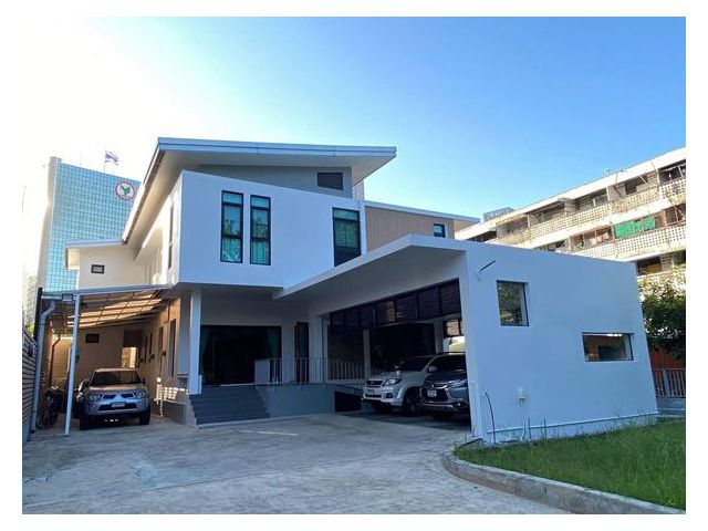 ขายบ้านเดี่ยว 2 ชั้น ทําเล พหลโยธิน2-อารีย์ โครงสร้างใหม่ อายุ 3 ปี ออกแบบตกแต่ง ด้วยวัสดุพรีเมี่ยมทุกจุด