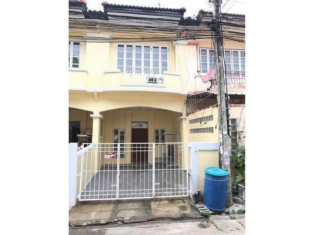ให้เช่าทาวน์เฮ้าส์ 2ชั้นครึ่ง หมู่บ้าน สรานนท์