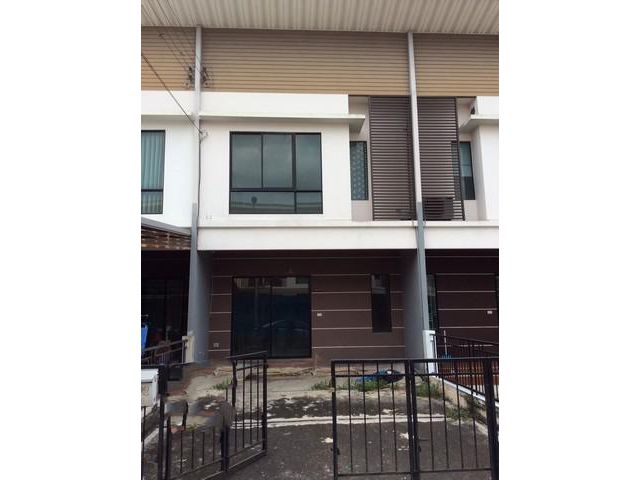 ขายทาวน์เฮ้าส์ :      โมดิวิลล่า ปิ่นเกล้า วงแหวน