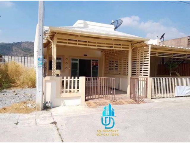 ขายบ้านทาวน์เฮ้าส์ชั้นเดียวหัวหินซอย6 หมู่บ้านทรัพย์ธานี3 เนื้อที่ 30ตร.ว 2ห้องนอน 2ห้องน้ำ 1ห้องครัว หน้ากว้างบ้าน 6 เม