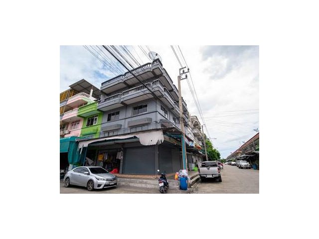 ขายอาคารพาณิชย์ 3 ชั้นครึ่ง 40.3 ตรว ซ.สะแกงาม 7