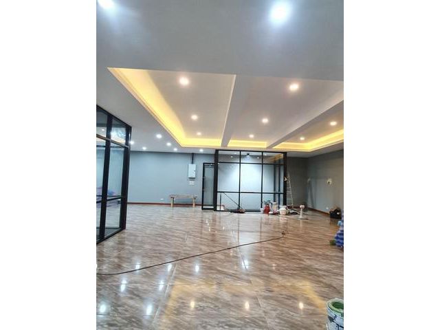 ให้เช่าโกดังออฟฟิศสำนักงาน ติดถนนใหญ่ ย่านวัชรพล