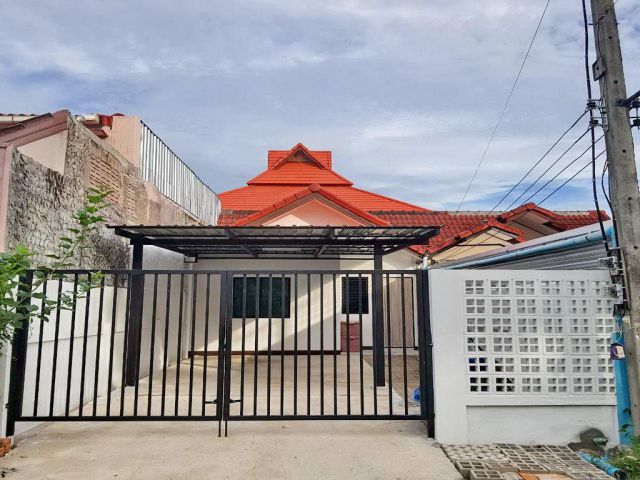 ขายทาว์นเฮ้าส์ โซนสันนาเม็ง สันทราย ถ.เชียงใหม่-ดอยสะเก็ด