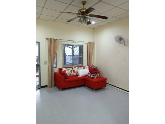 เดอะมอล์งาม 3ชั้น 4นอน 3น้ำ แอร์4 ประชาชื่น