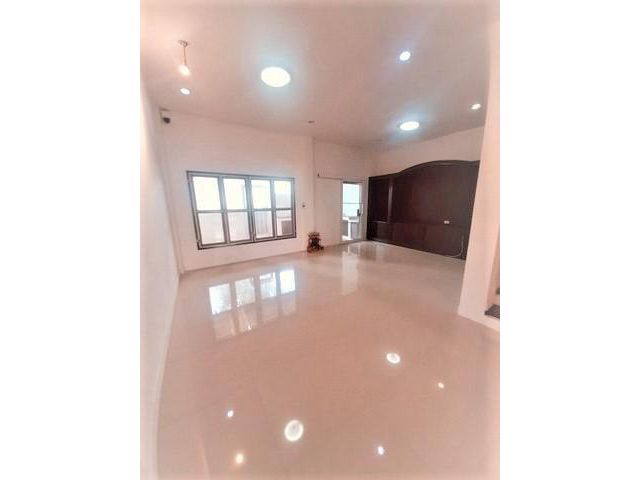 ขายทาวน์โฮม หมู่บ้านสราสินี เพลส รีโนเวทใหม่