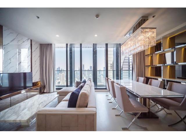 Noble Ploenchit 2 Bedroom High floor