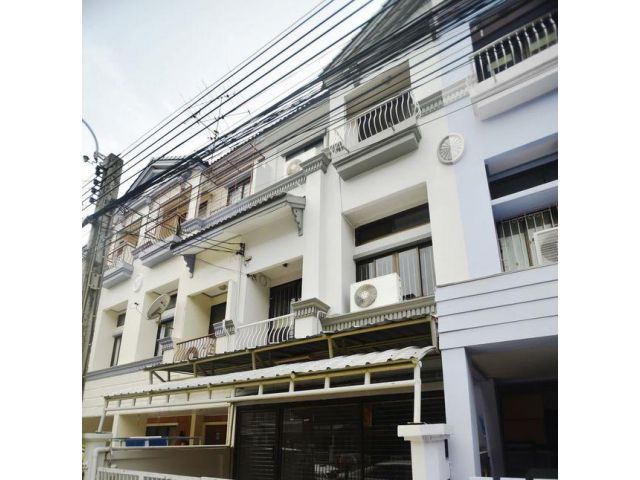 ขายทาวน์เฮ้าส์บ้านกลางเมือง รัชดา-เหม่งจ๋าย