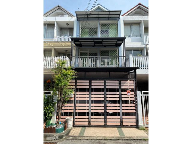 TSA102 บ้านทาวน์โฮม 3 ชั้น ซ.ลาดพร้าว 80 ทำเลดี ใกล้สถานีรถไฟฟ้า