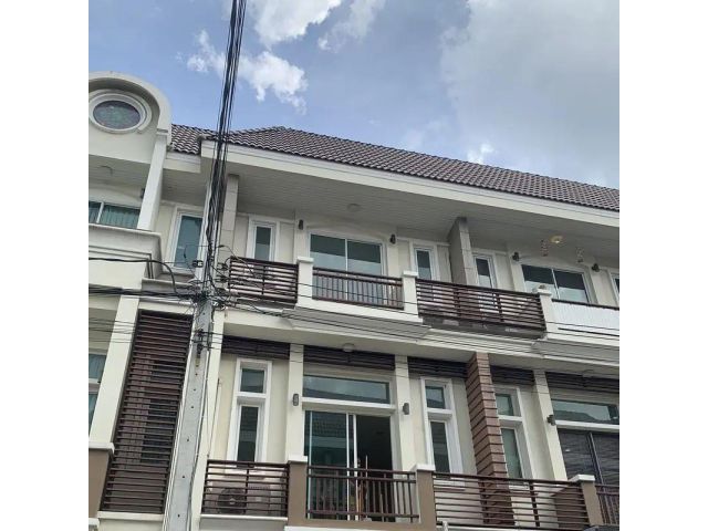 ให้เช่าทาวน์โฮม 3.5ชั้น พรีเมี่ยมเพลส สุคนธสวัสดิ์