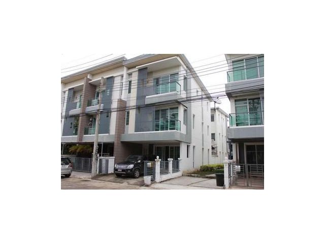 ทาวโฮม 3 ชั้น Town Avenue ศรีนครินทร์ ซ.อ่อนนุช 68