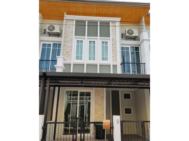 ให้เช่าทาวน์โฮม2 ชั้น โกลด์เด้นท์ บางนา สวนหลวง