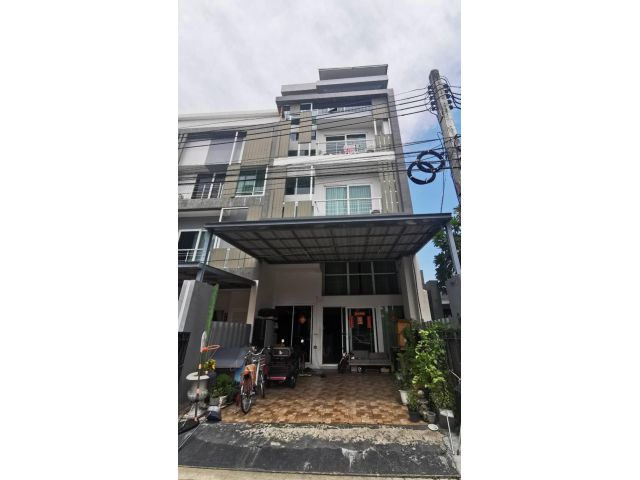 ขายบ้าน Space ลาดพร้าว80 หลังมุม  4 นอน 4 น้ำ