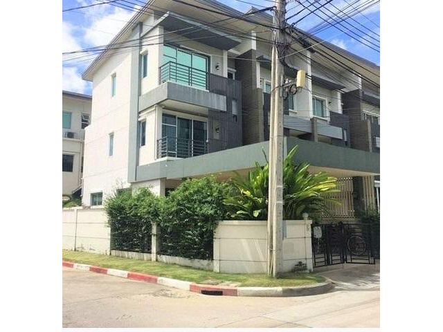 ให้เช่าทาวน์โฮมTown Avenue Rama 9  กรุงเทพกรีฑา 7