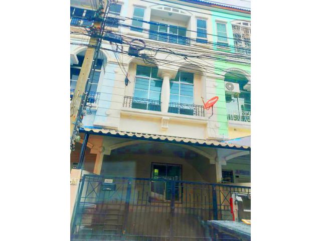 ลาดพร้าว3ชั้น3นอน 25 ตร.ว โชคชัย4
