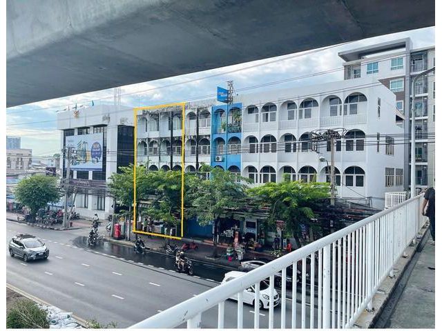 ขายอาคารพาณิชย์ 4.5 ชั้น 2 คูหา ตีทะลุ ตึกหัวมุม ติดถนนเพชรเกษม 68 ใกล้ MRT สถานีบางแค 500 เมตร ทำเลดีมาก