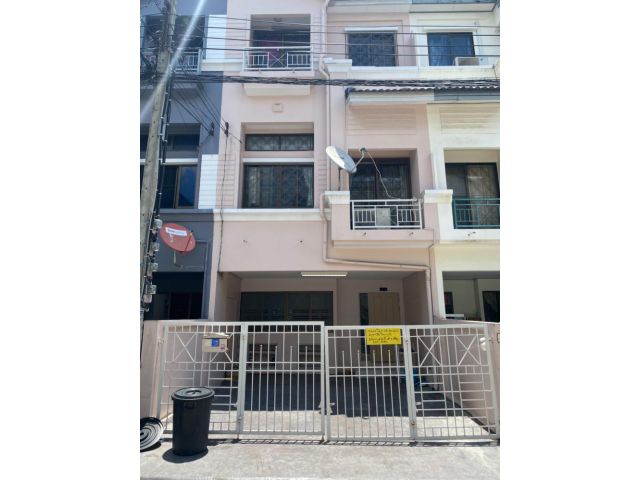 THAA120 ให้เช่าบ้านตัวอย่างพร้อมอยู่ 3 ห้องนอน 3 ห้องน้ำ เฟอร์นิเจอร์ครบ หมู่บ้าน Perfect park ร่มเกล้าสุวรรณภูมิ(ตุลาคม