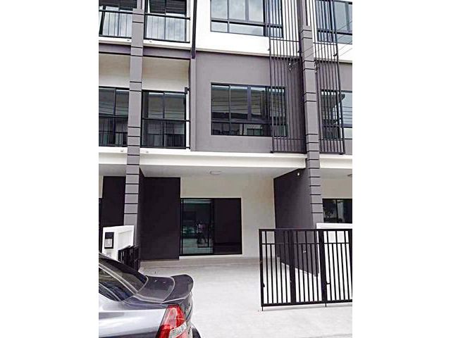 ให้เช่า ทาวน์โฮม 3 ชั้น Casa City วงแหวน-ลำลูกกา