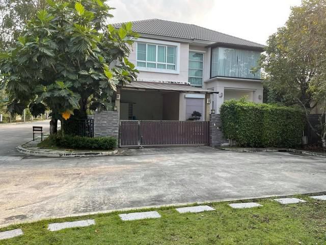 ขายบ้าน หมู่บ้านไลฟ์บางกอกบูเลอวาร์ด หลังมุม ราชพฤกษ์ – รัตนาธิเบศร์   รายละเอียดของสินทรัพย์ เนื้อที่ : 70.9 ตารางวา พื้นที่ใช้สอย : 222 ตารางเมตร  ร