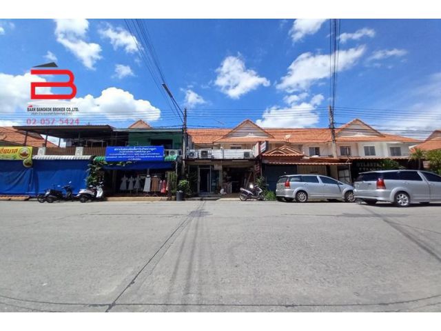 ทาวน์เฮาส์ หมู่บ้าน พฤกษา D เนื้อที่ 22.5 ตรว. ถนนรังสิต-นครนายก อ.คลองหลวง จ.ปทุมธานี