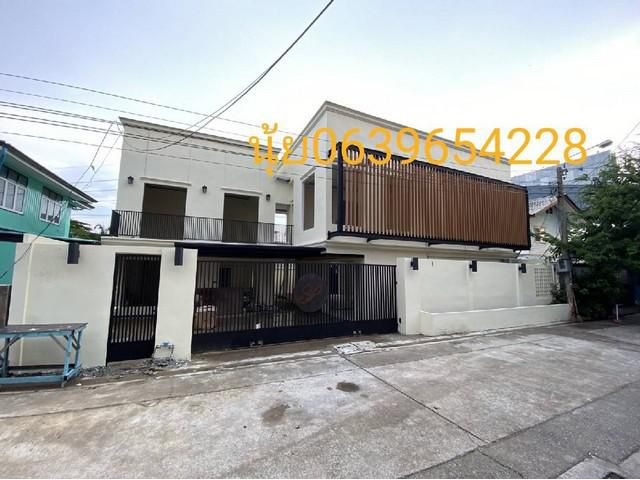 ขายเดี่ยว 2 ชั้น ใกล้รถไฟฟ้า 52 ตรว. ลาดพร้าวซ.47