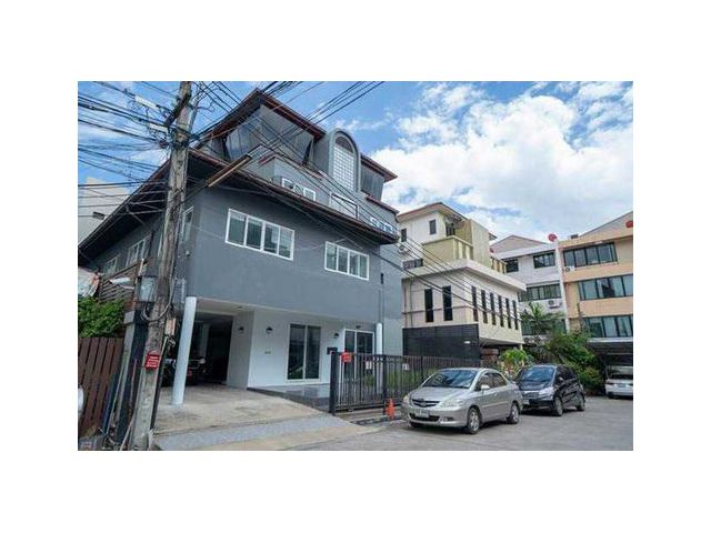 ขาย บ้าน ทาวน์อินทาวน์ วังทองหลาง 6ห้องนอน